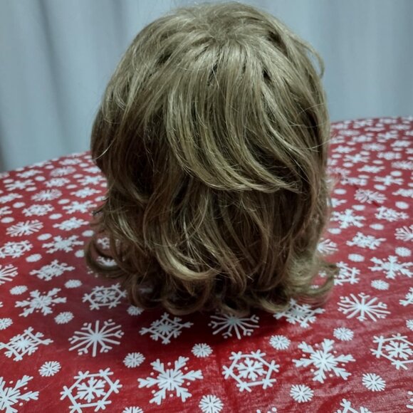 TLC Light Brownish Blonde Wavy Nora Style Wig With 10” Styrofoam Head - Picture 2 of 10
